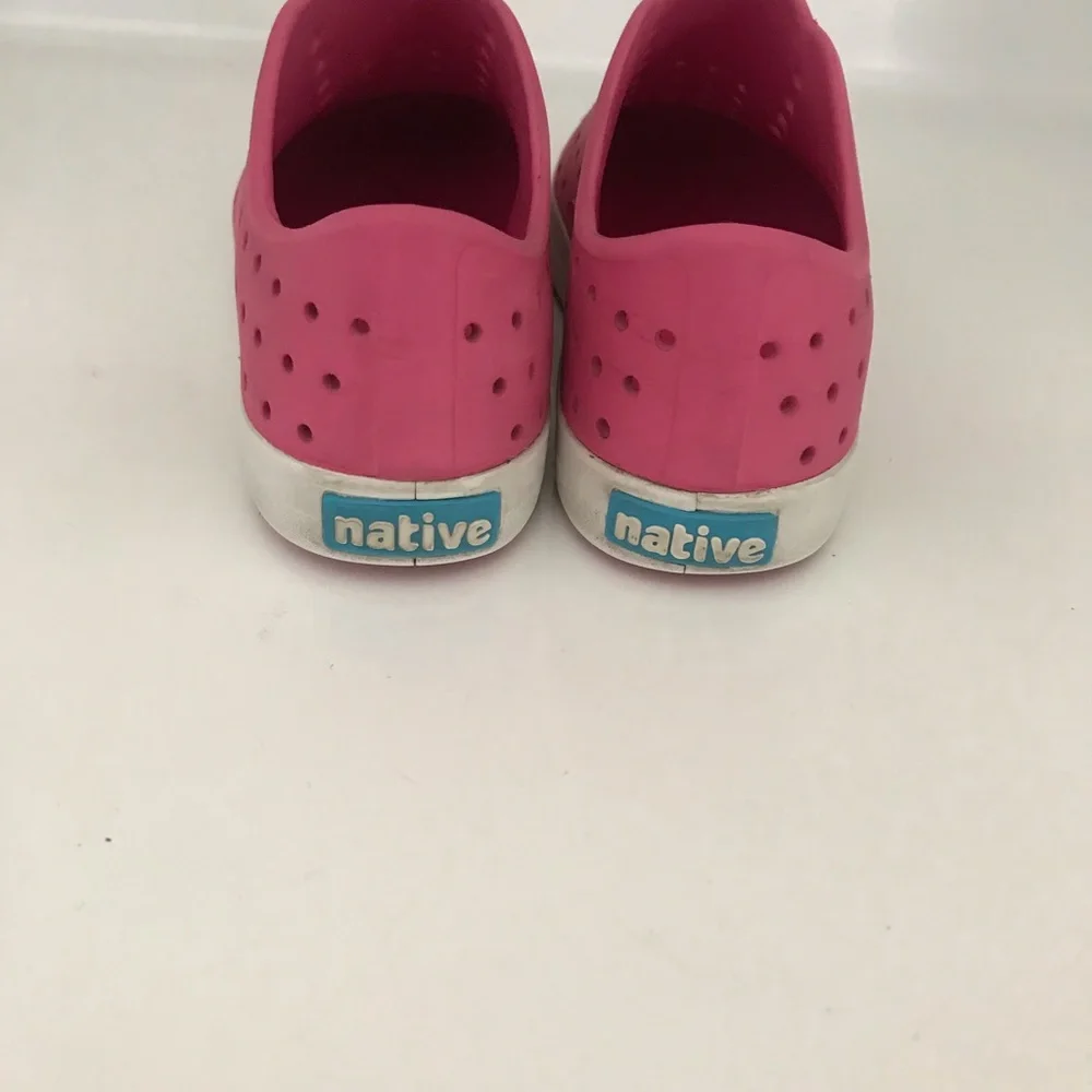 Native Pink Water Shoes Size 2